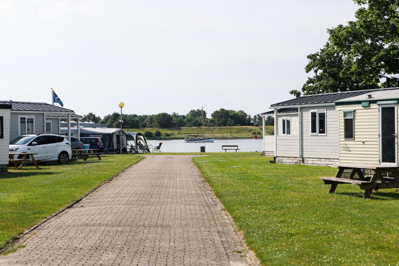 Chalet Op 5* Camping De Paardekreek Kortgene Exterior photo